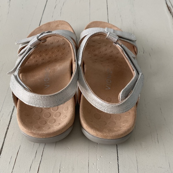 Vionic Metallic Rest Amber Backstrap Sandals 8W - Picture 5 of 9